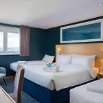 Travelodge Hotel 2*